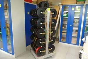 Kabelspulenwagen mit Inhalt
