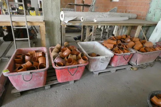 6x casse per malta con pezzi sagomati KG