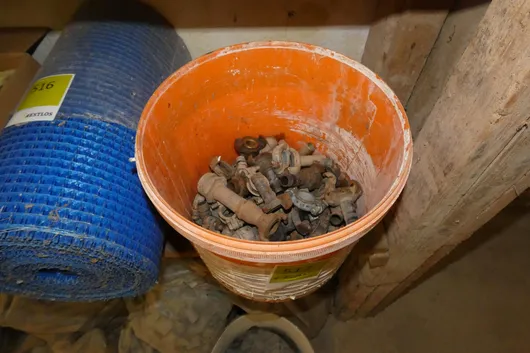 建筑桶，带爪式接头和软管卡箍