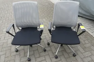 2x Vitra Meda Chair Bürostuhl