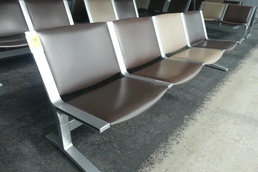 Kusch&Co एयरपोर्ट बेंच, 4 सीट