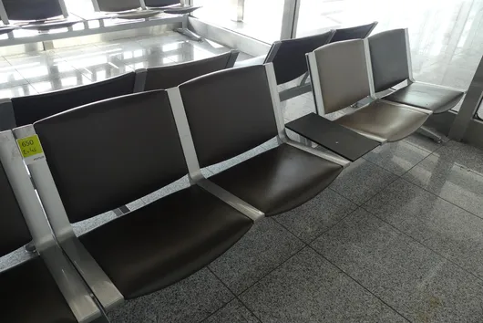 Kusch&Co Flughafenbank, 2x 4 Sitzplätze