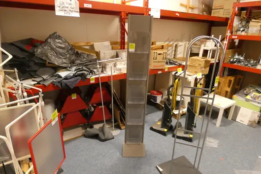 Brochure stand