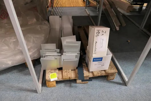 Lot of accessories, material
