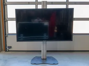 Display 80 Zoll mit Stand und Zubehör
