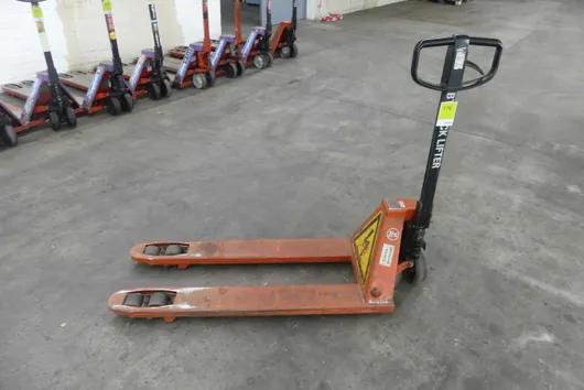 Ручная гидравлическая тележка BT LIFTER