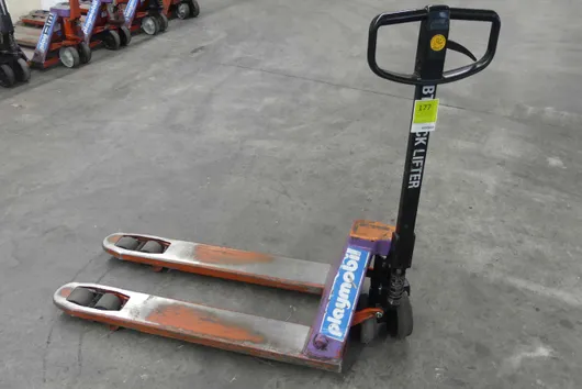 Ручная гидравлическая тележка BT LIFTER