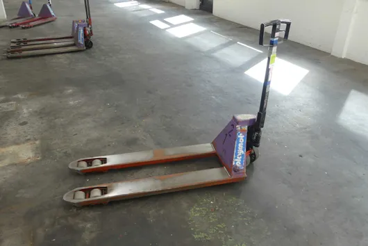 Ручная гидравлическая тележка BT LIFTER