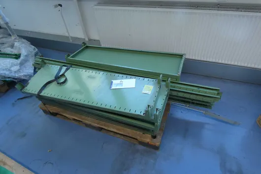 Lot of shelf parts, with pallet