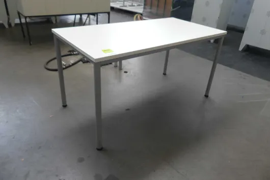 Pracovní stůl