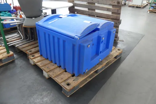 JUSTRITE industrial thermal transport container, with pallet