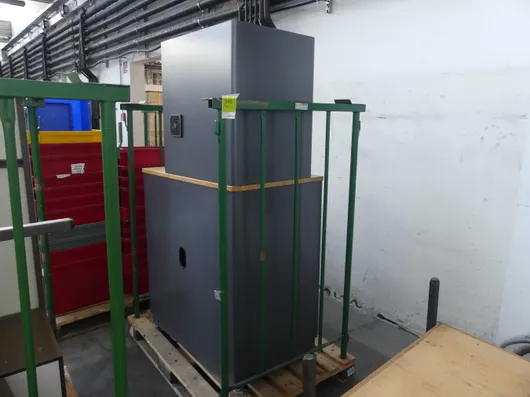 Industrial work station, with rack