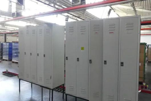 2x Locker cabinet