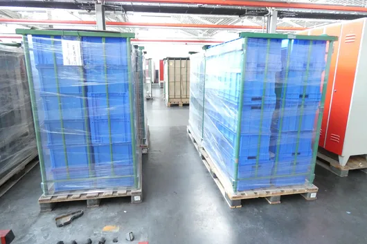 Lot de casiers de stockage, avec 2x étagère