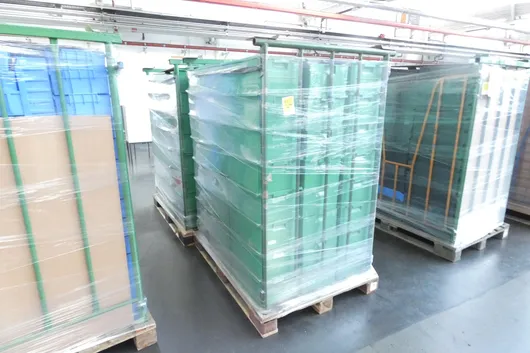 Lot of storage boxes, with 2 storage racks