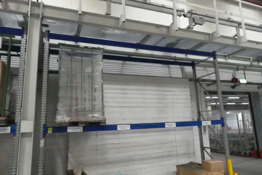 Těžký regál, bez obsahu, max. zatížení pole 1 700 kg