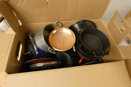 Lot of pots and lids