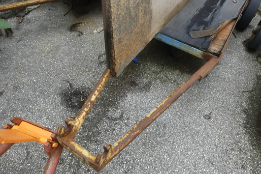 Wózek transportowy, z zawartością