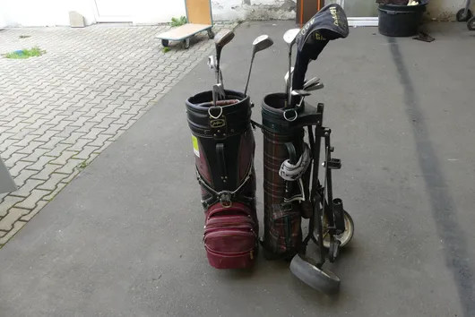 Golf club set with golf bag, various clubs