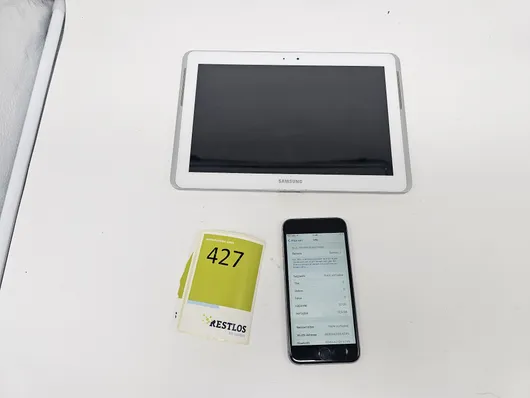 1x iPhone 6S - 1x планшет Samsung