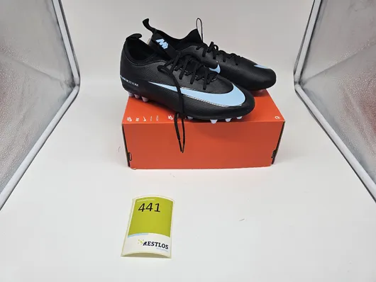 Nike voetbalschoenen maat 38.5