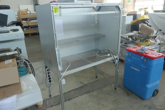 Poste de travail de laboratoire, profilé aluminium
