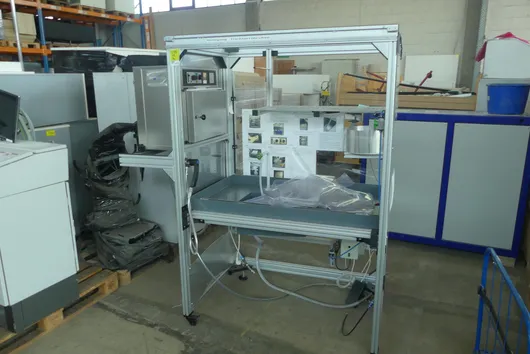 Memmert - Cleaning station, aluminium profiles