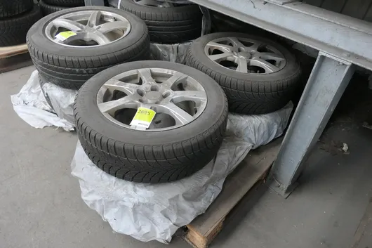 Set Bridgestone - anvelope de iarnă cu jantă