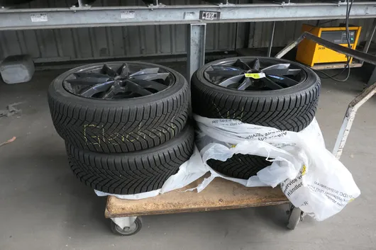 Yokohama kış lastiği jantlı set - Extra Load