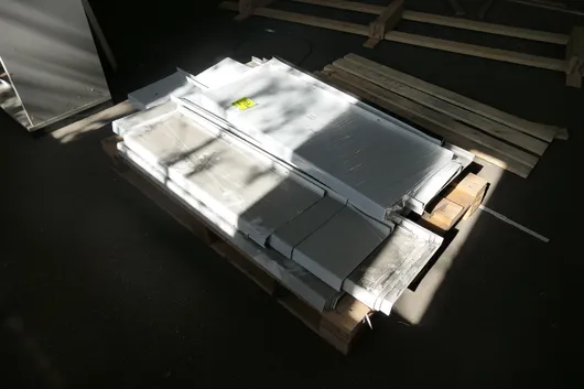 Konvolut građevinskog, elektro i hobističkog materijala, između ostalog BSS metalne klupčice za prozore i pribor