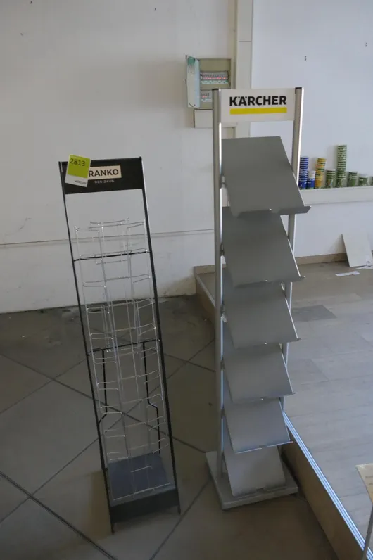 2 stalka za prospekte, između ostalog Kärcher