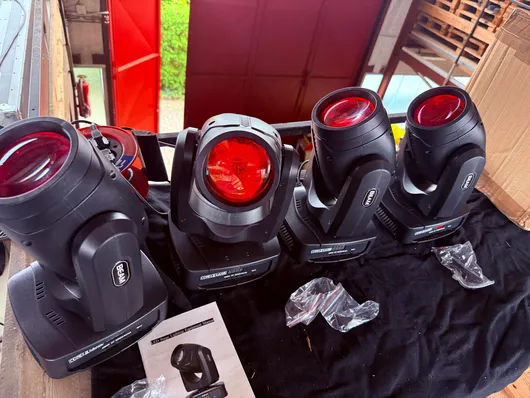 4x LED Moving Head / Moving Light
