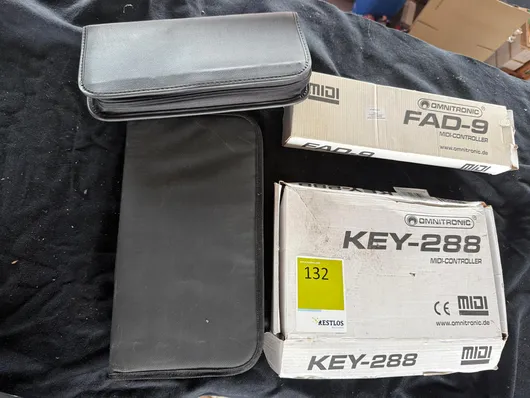 MIDI kontrolörler ve stüdyo ekipmanı