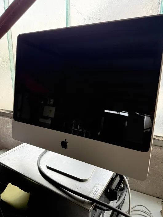 Apple iMac 24 بوصة