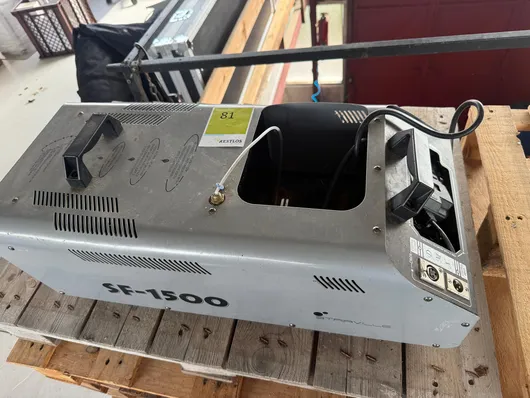 Stairville SF-1500 sis makinesi Fog Machine