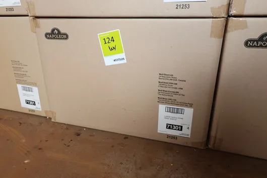 4 Napoleon Sizzle Zone-brændere - vindskærm med spydholder