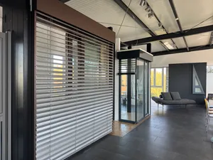 Insolvenzauktion - Dieter Deininger Fenster und Türen GmbH & Co. KG - Büroeinrichtung - IT - Kragarmregale - Fenster u. Türen - Material - Werkzeug