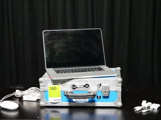 Apple MacBook Pro Retina 15" माउस सहित