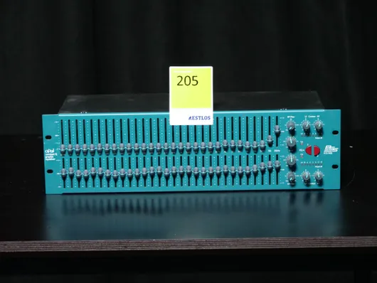 BSS FCS 966 2x egalizator cu 31 de benzi
