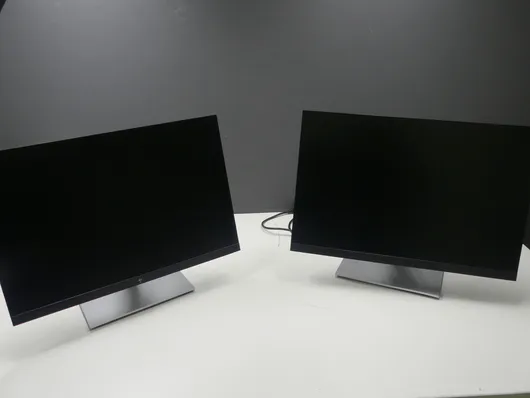 2 台 hp 显示器