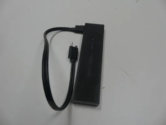 USB-C-dockingstation, med fast tilsluttet USB-C-kabel