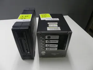 2x Speichersystem 8hp StorageWorks Ultrium Bandlaufwerk extern, Allnet NAS mit 4 Laufwerkseinschüben)