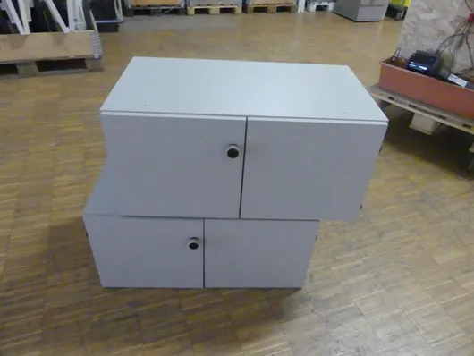 2个柜子，无内容物