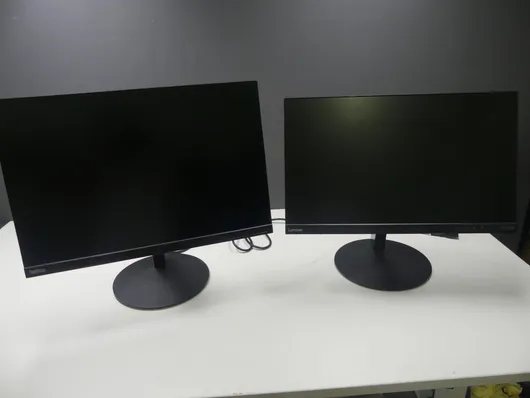 2台Lenovo ThinkVision显示器