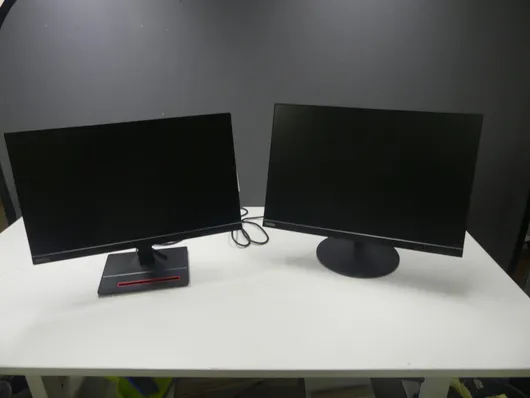 2x Lenovo ThinkVision - Moniteur