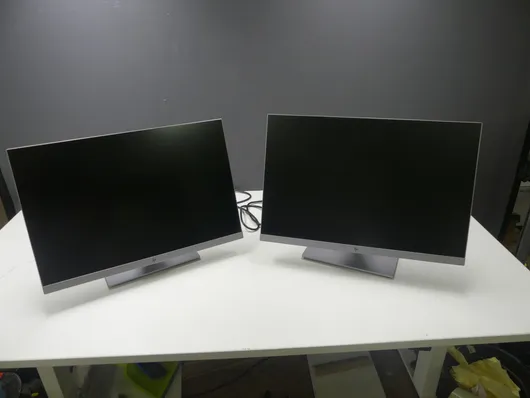 2x hp-näyttö