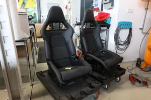 2 x Porsche Carbon Klappschalen-Sitze
