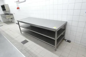 Edelstahltisch