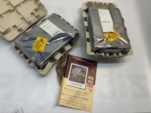 2 पीस Tandberg Data Drive Kit 8776 SLR1 250MB SCSI