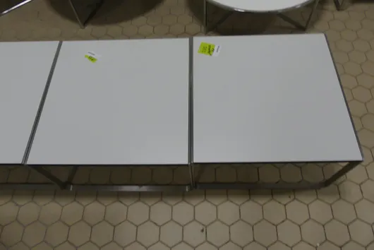 2 tables d'appoint